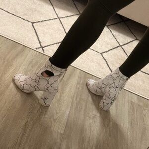 Marios Marble Effect 100% Leather Cutout Round-Toe Ankle Booties, six 38